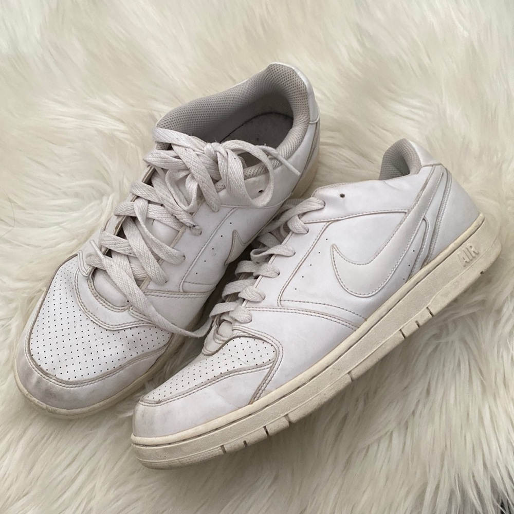 Nike night court white sneakers